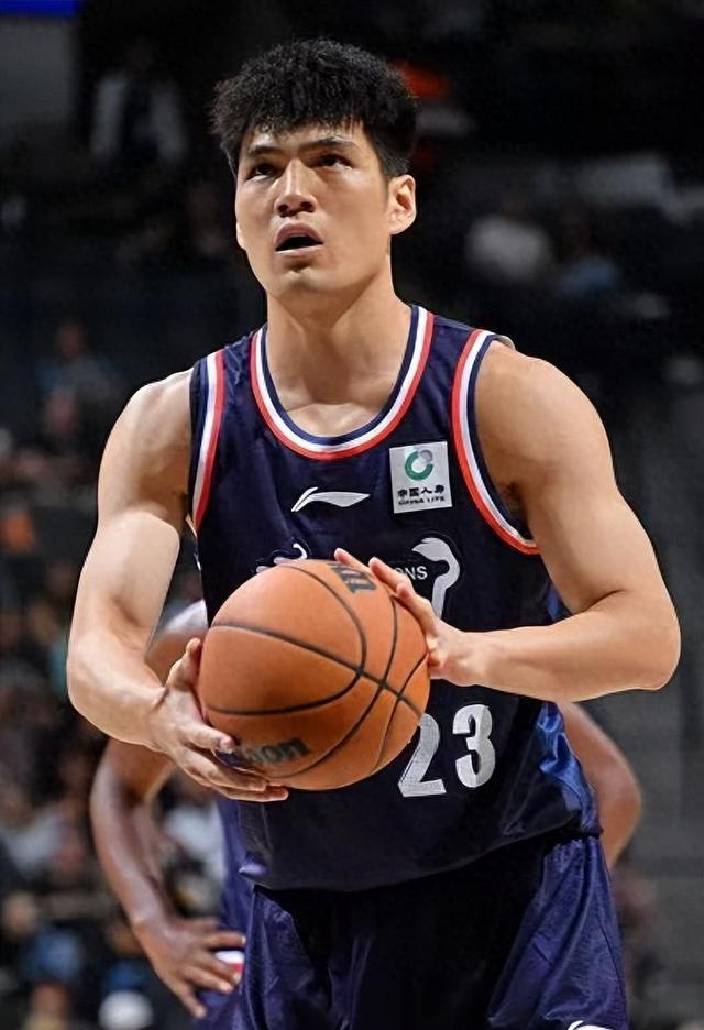 詹姆斯新秀赛季没进全明星表示不参加